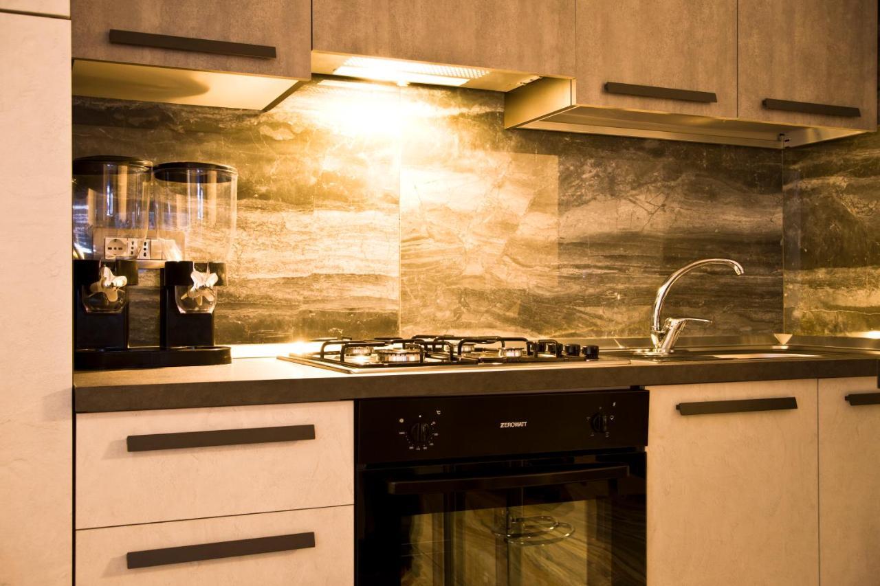 Suite Napoli Sotterranea Con Vasca Idromassaggio מראה חיצוני תמונה