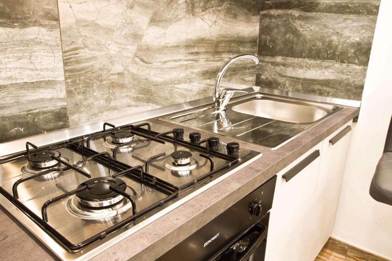 Suite Napoli Sotterranea Con Vasca Idromassaggio מראה חיצוני תמונה