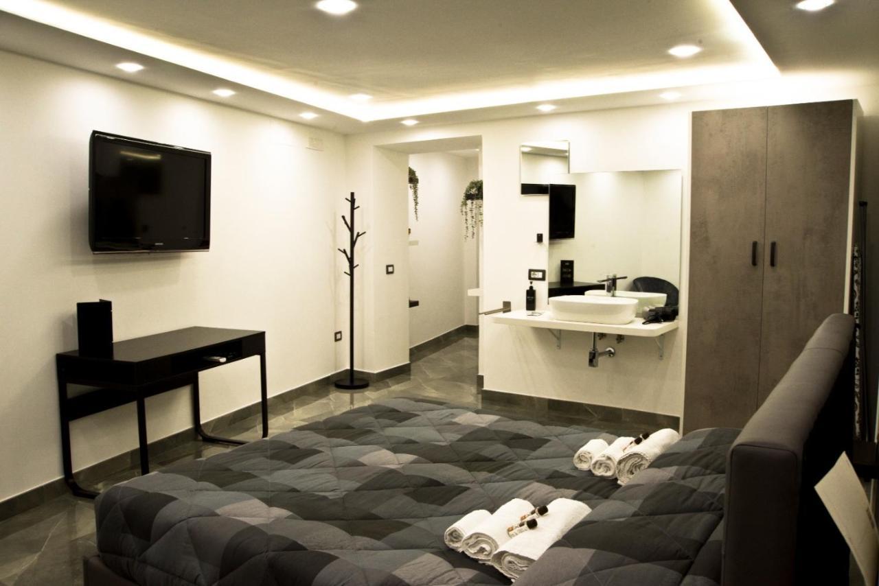 Suite Napoli Sotterranea Con Vasca Idromassaggio מראה חיצוני תמונה
